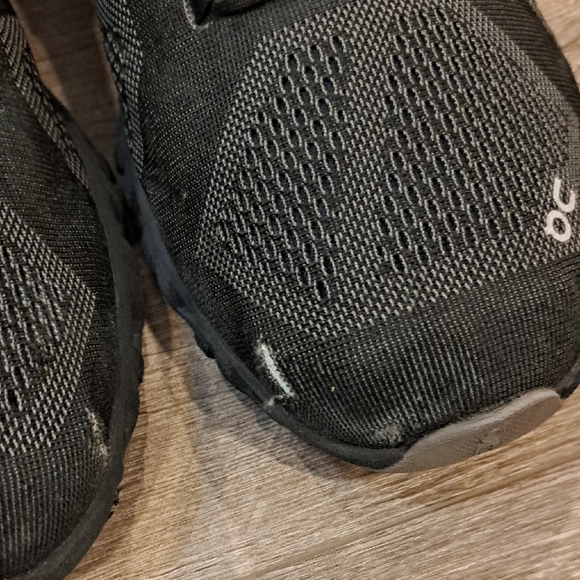 On Running Men's Black Athletic Shoes - Picture 3 of 12